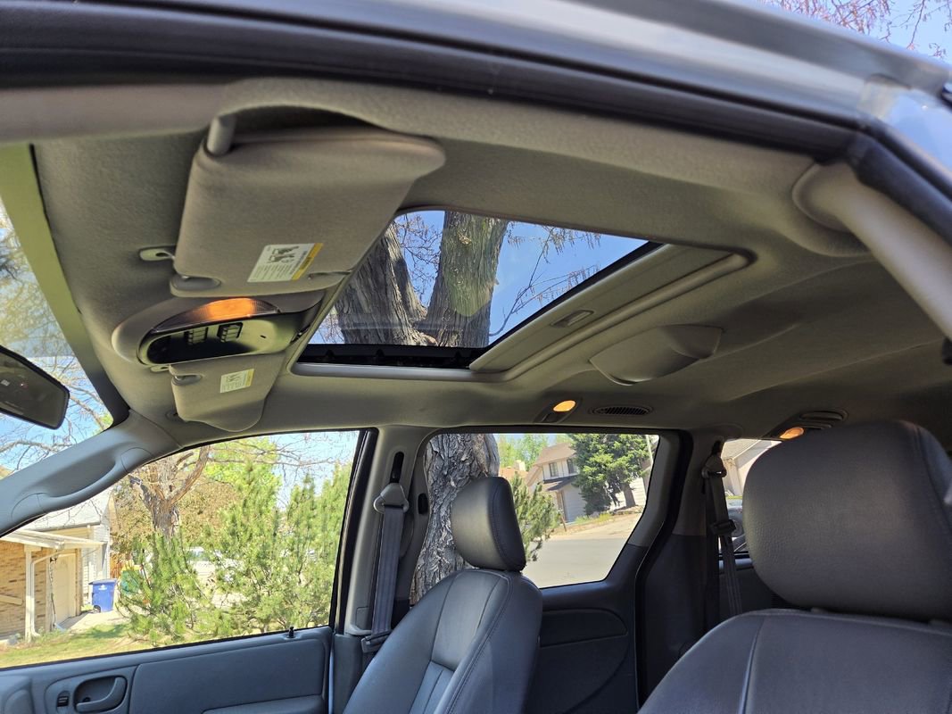 Used 2005 Dodge Grand Caravan SXT w/ Leather Interior Group FWD image 35