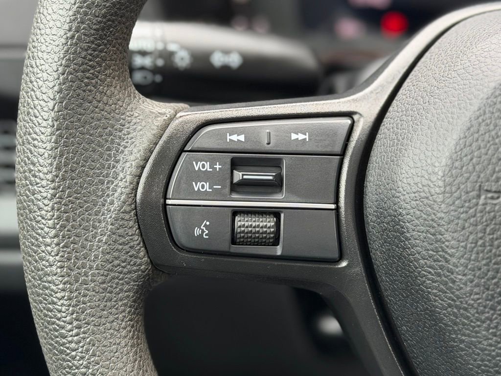 Used 2023 Honda Accord EX image 10