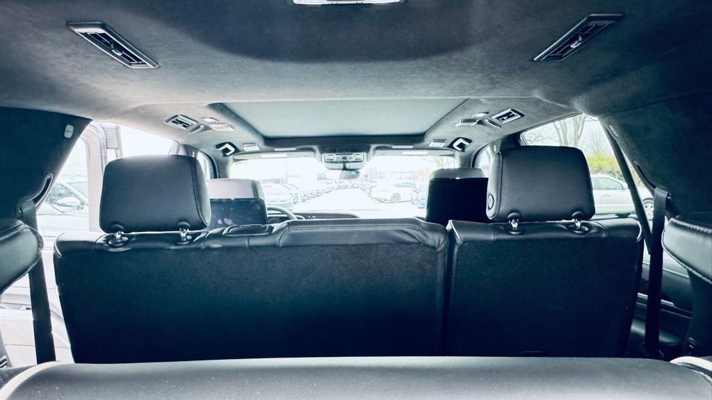 Used 2021 Cadillac Escalade Premium Luxury Platinum image 9