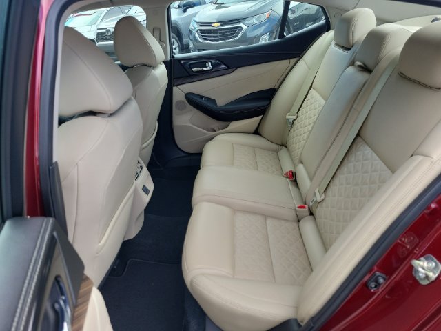 Used 2018 Nissan Maxima Platinum FWD image 12