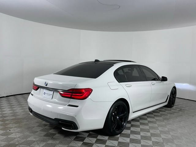 Used 2017 BMW 740i RWD image 5