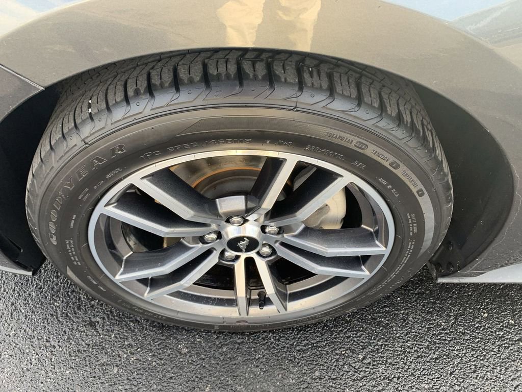 Used 2017 Ford Mustang Premium RWD image 10