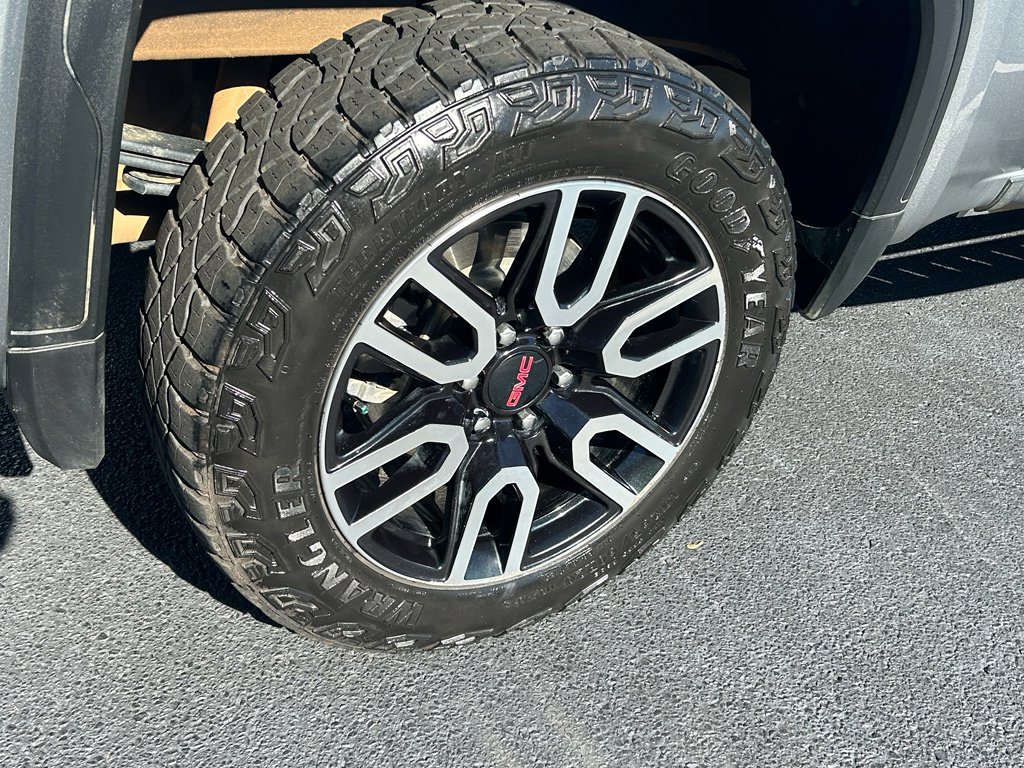 Used 2025 GMC Sierra 1500 AT4 w/ AT4 Premium Package image 32