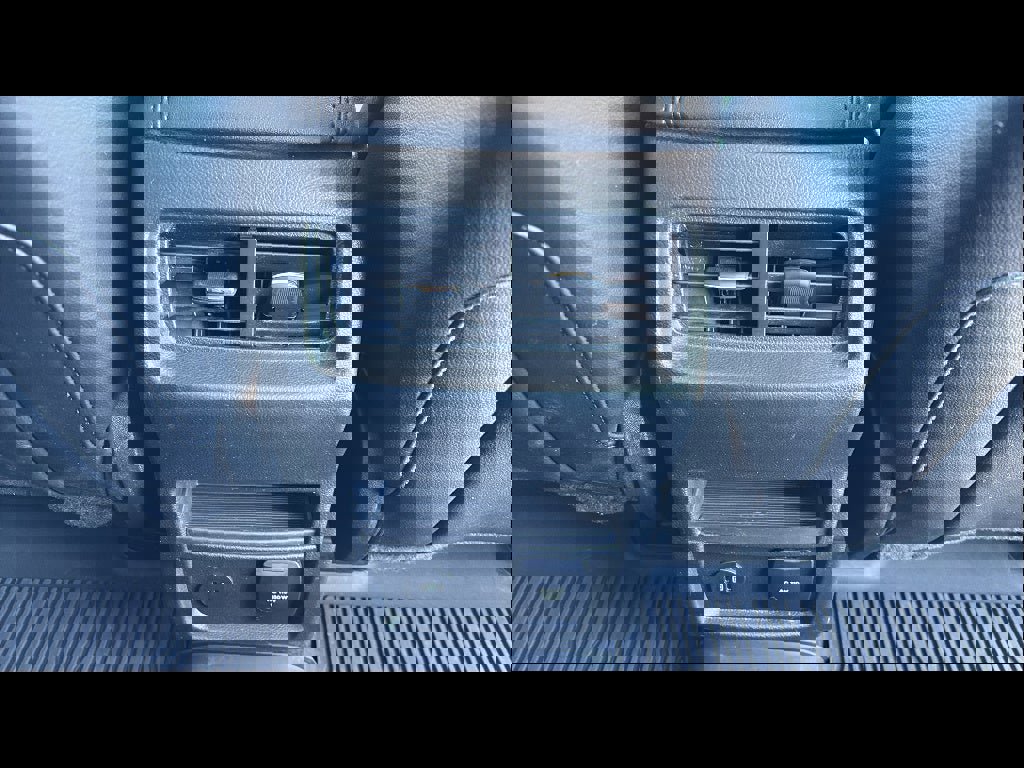 Used 2022 Ford Edge SEL w/ Convenience Package image 24