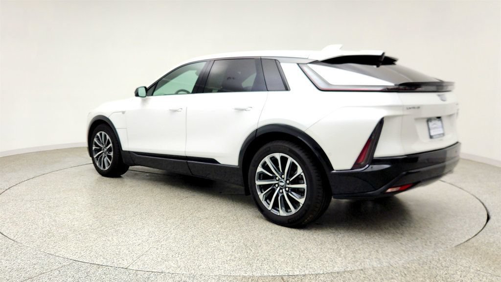 Used 2024 Cadillac Lyriq Sport AWD/4WD image 7