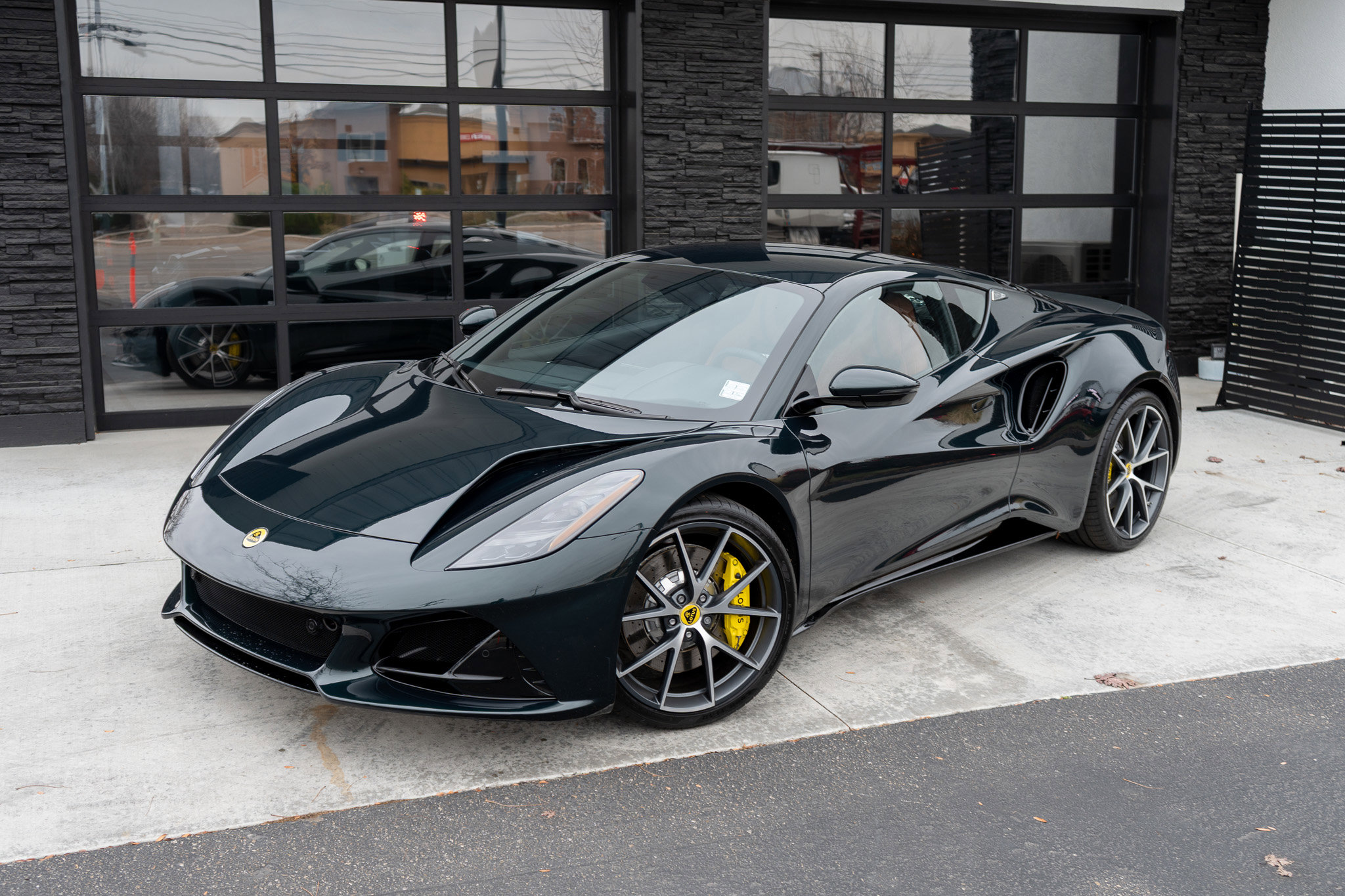 Used 2025 Lotus Emira image 2