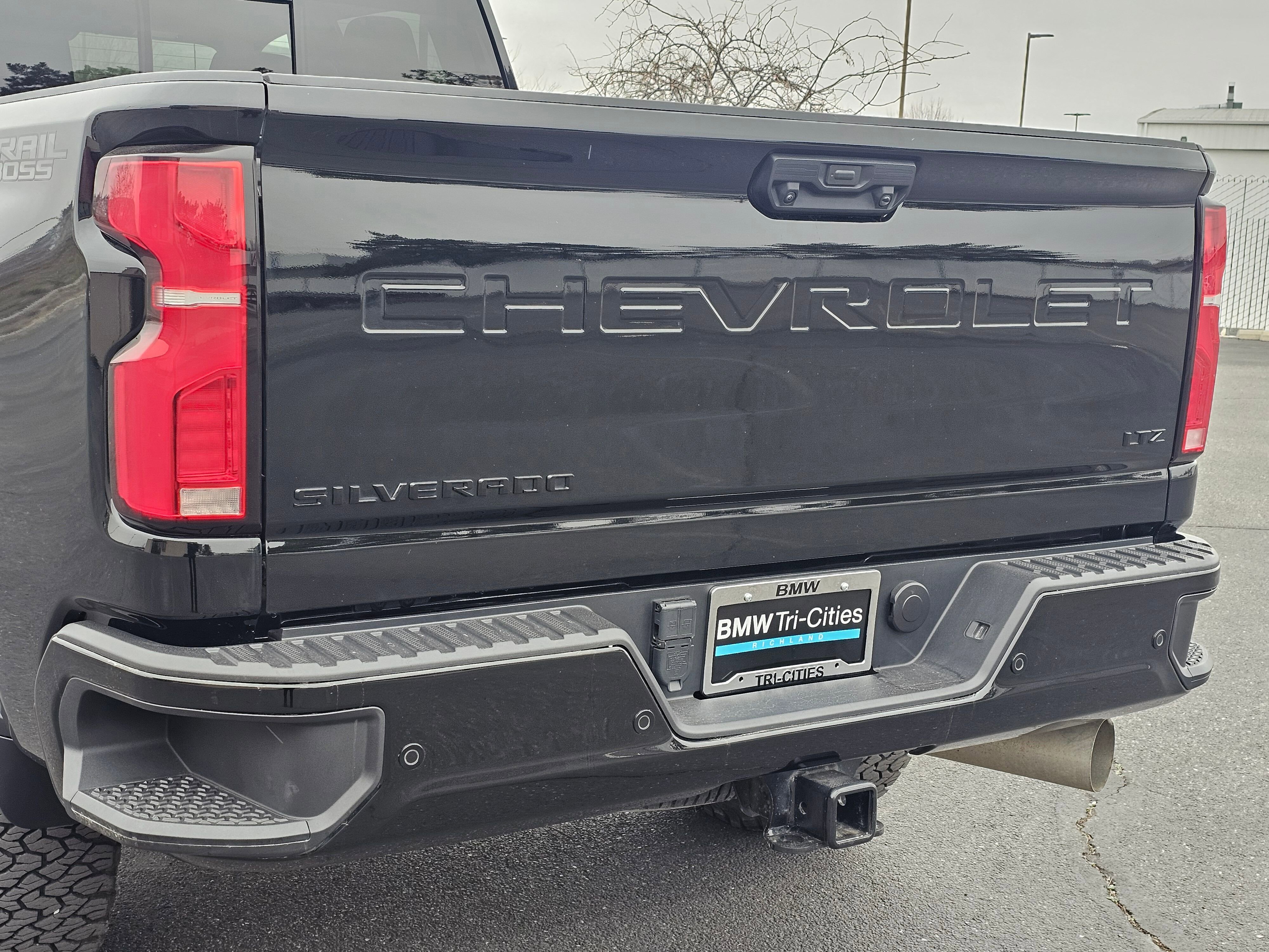 Used 2025 Chevrolet Silverado 3500 LTZ image 7