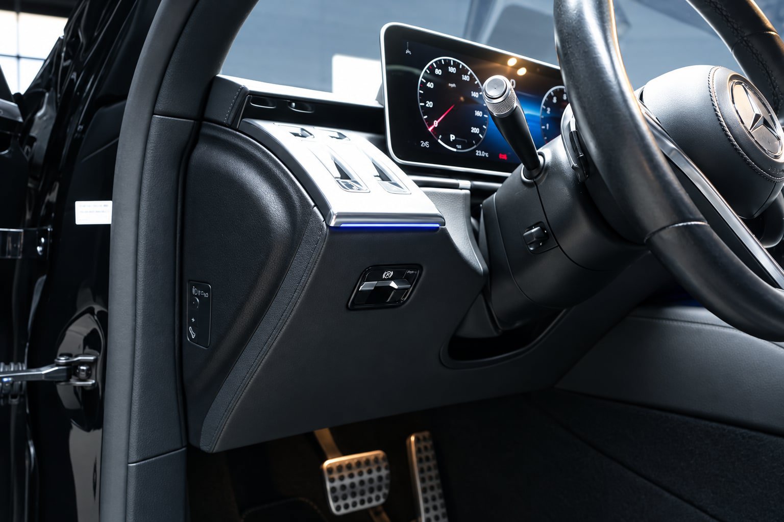 Used 2022 Mercedes-Benz S 500 4MATIC w/ AMG Line Package image 33