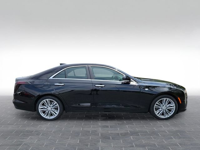Used 2021 Cadillac CT4 Premium Luxury RWD image 4