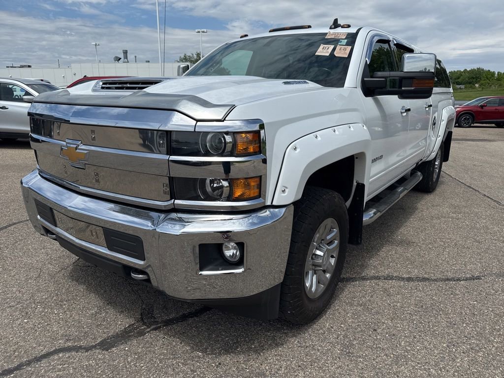 Used 2019 Chevrolet Silverado 2500 LT w/ LT Convenience Package AWD/4WD image 3