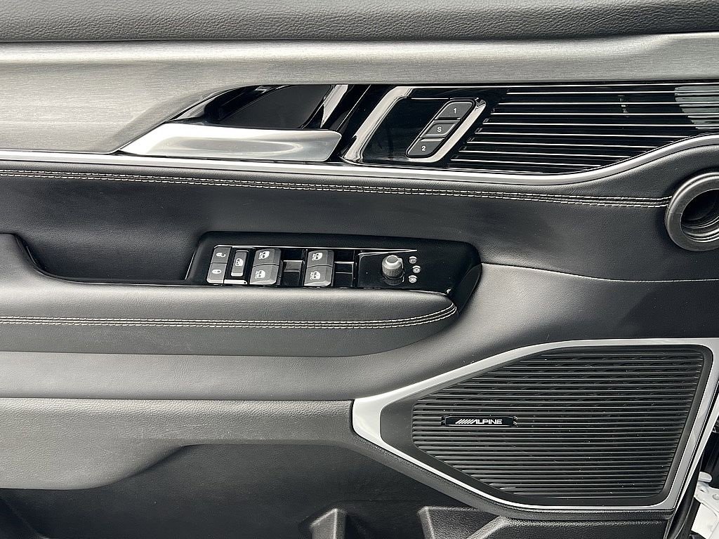 Used 2022 Jeep Wagoneer Series III image 23