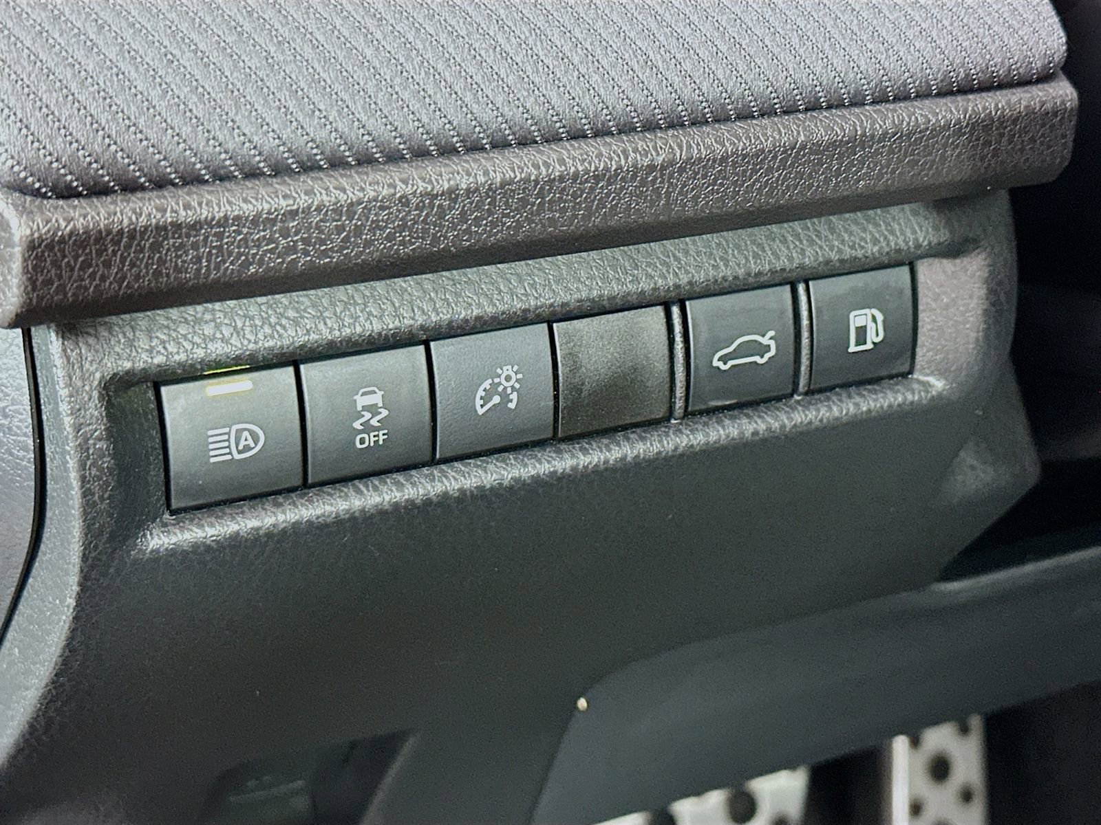 Certified 2025 Toyota Camry SE AWD/4WD image 10