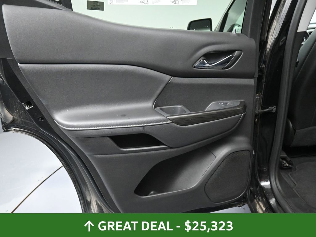 Used 2023 GMC Acadia SLT image 28