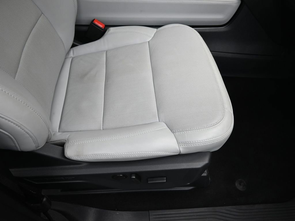 Certified 2025 Ford Expedition Max Platinum image 39