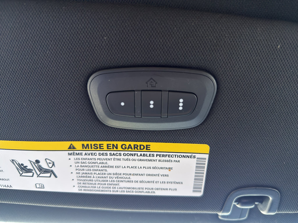 Used 2025 Chrysler Pacifica Select FWD image 31