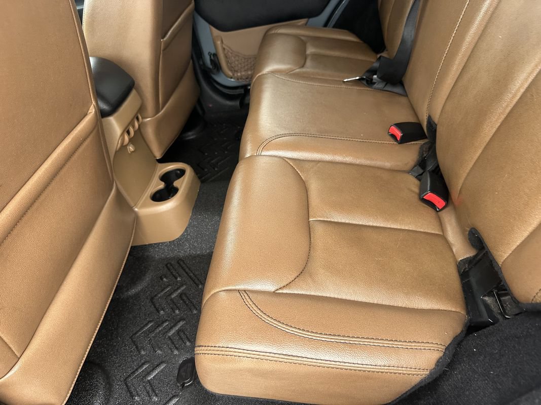 Used 2014 Jeep Wrangler Unlimited Sahara w/ Connectivity Group AWD/4WD image 30
