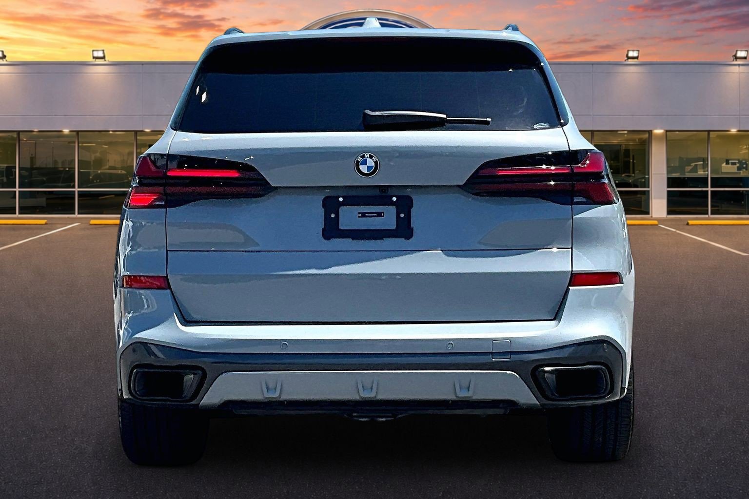 Used 2026 BMW X5 xDrive40i w/ Executive Package AWD/4WD image 4