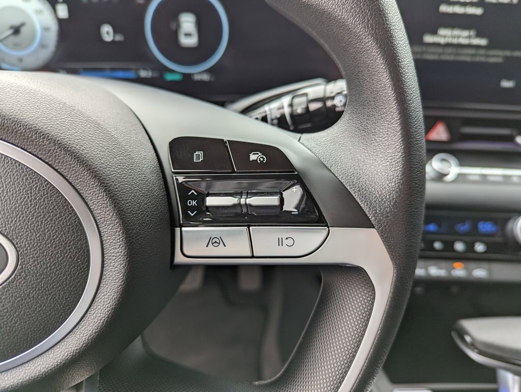 Used 2024 Hyundai Elantra SEL image 23