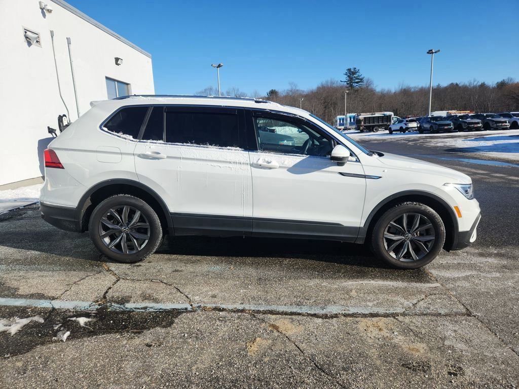 Certified 2024 Volkswagen Tiguan SE image 8