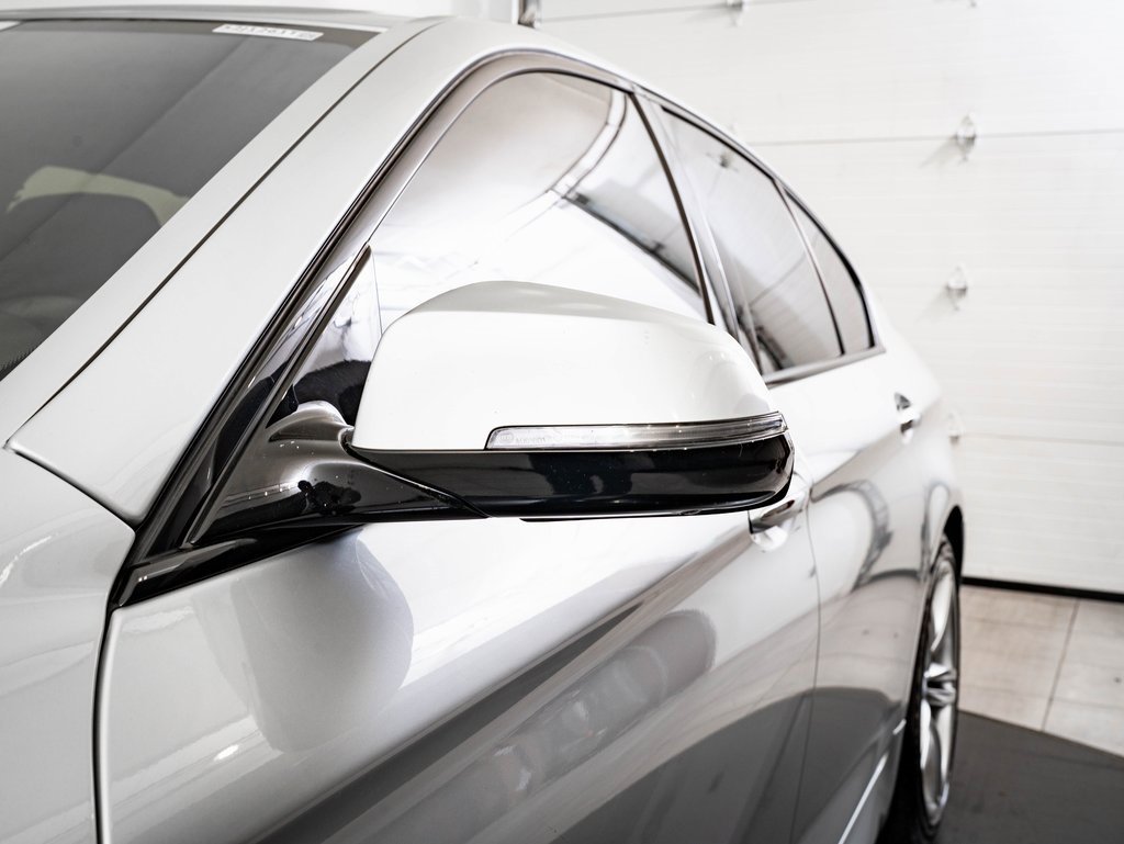 Used 2014 BMW 550i xDrive Sedan image 15