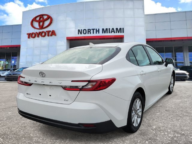 Used 2025 Toyota Camry LE FWD image 4