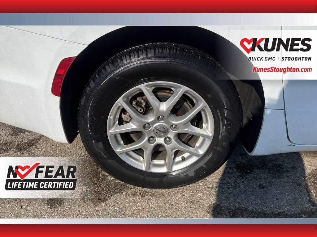 Used 2023 Chrysler Pacifica Touring-L image 14