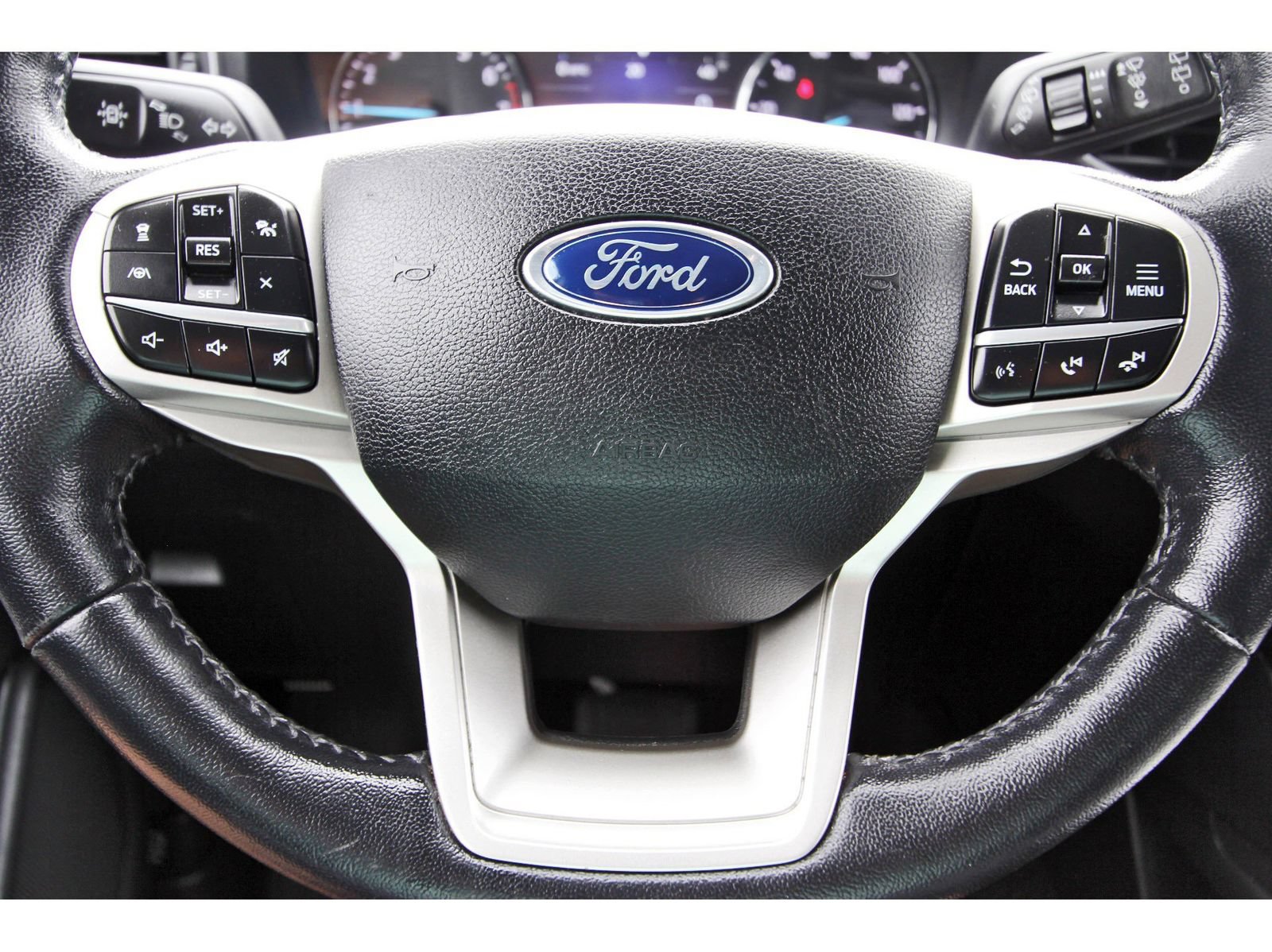 Used 2021 Ford Explorer Limited w/ Equipment Group 301A AWD/4WD image 12