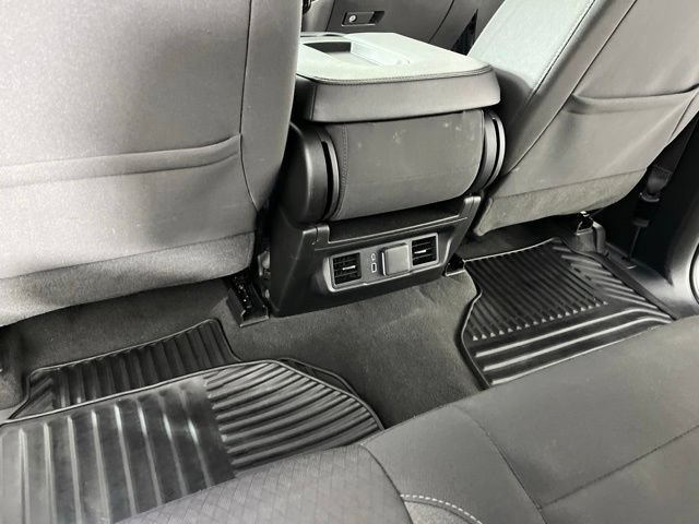 Used 2025 Chevrolet Silverado 1500 LT RWD image 44