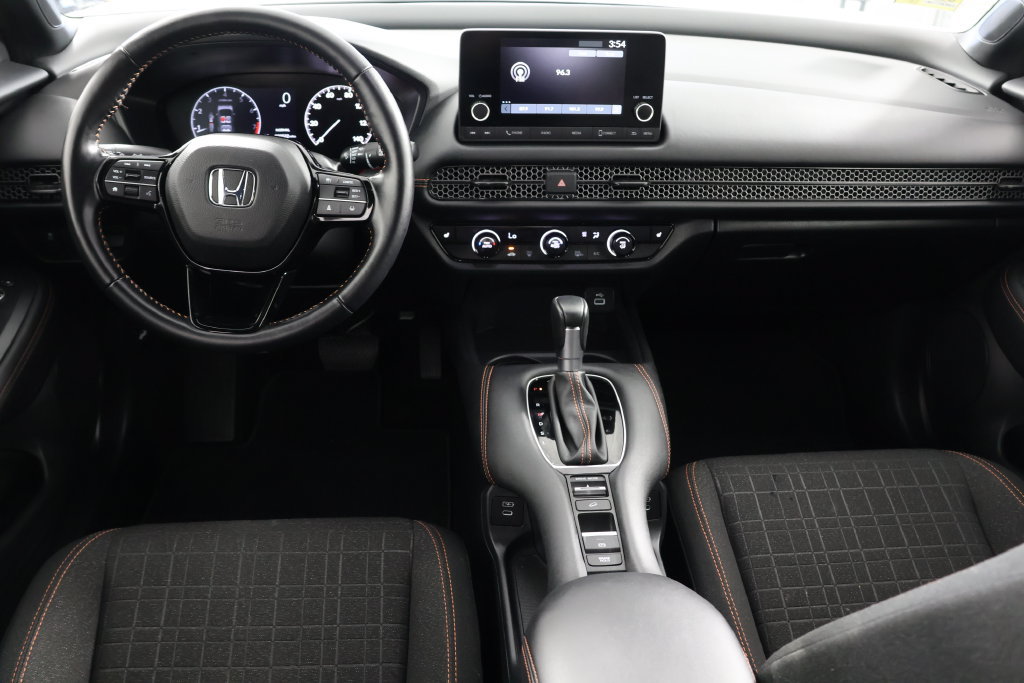 Used 2025 Honda HR-V Sport image 2