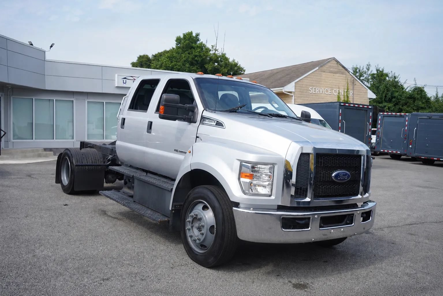 Used 2019 Ford F650 2WD Crew Cab Super Duty image 3