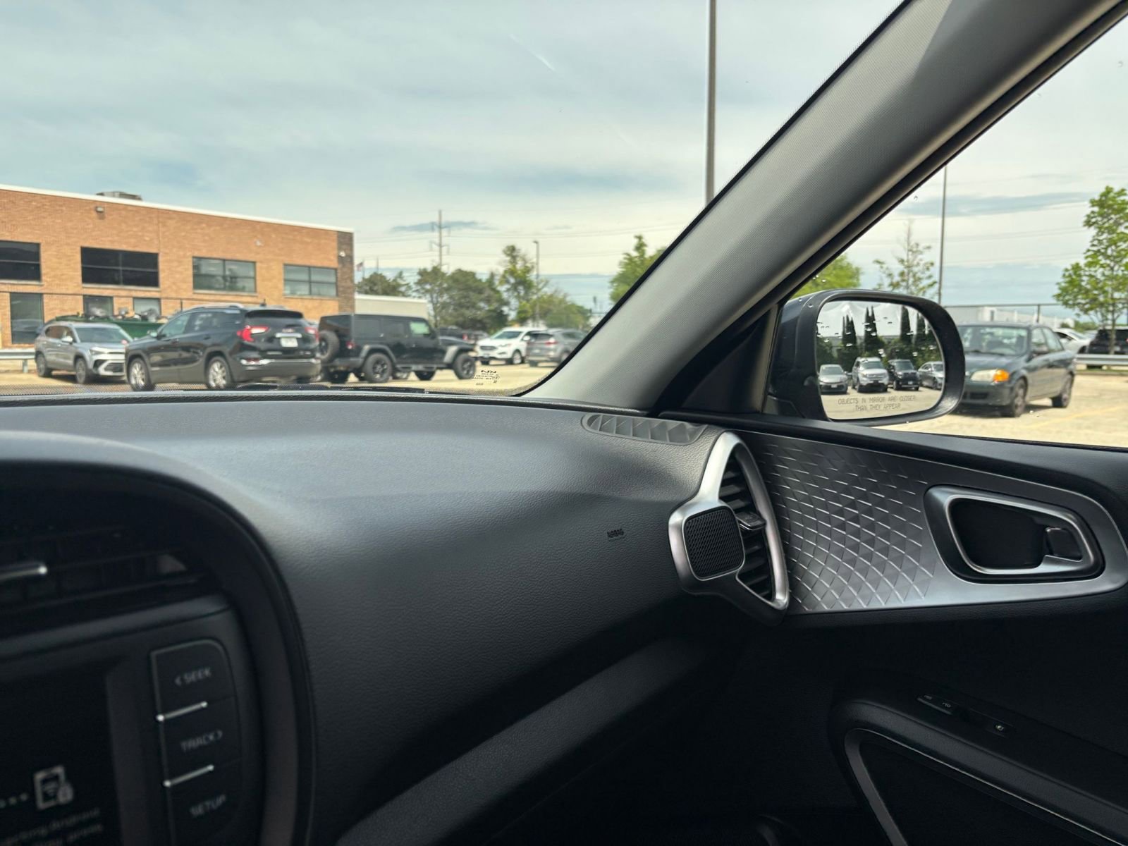 Used 2025 Kia Soul LX w/ LX Technology Package FWD image 33