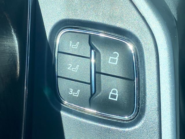 Used 2021 Ford F150 Lariat image 32