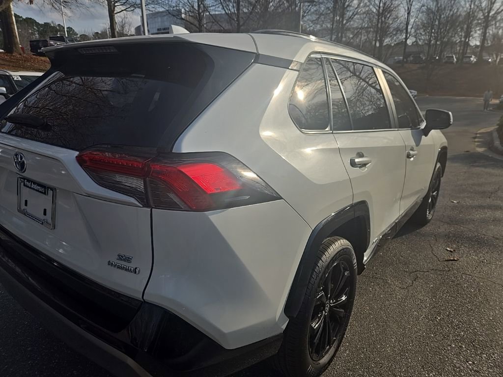 Used 2022 Toyota RAV4 SE w/ SE Grade Weather Package image 10