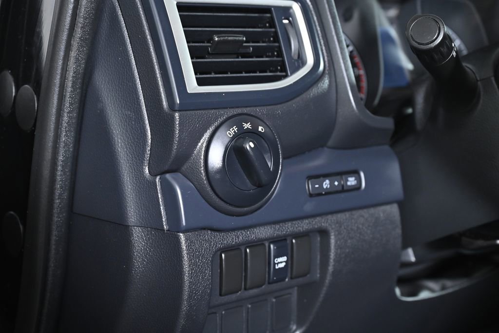 Used 2018 Nissan Titan S image 18