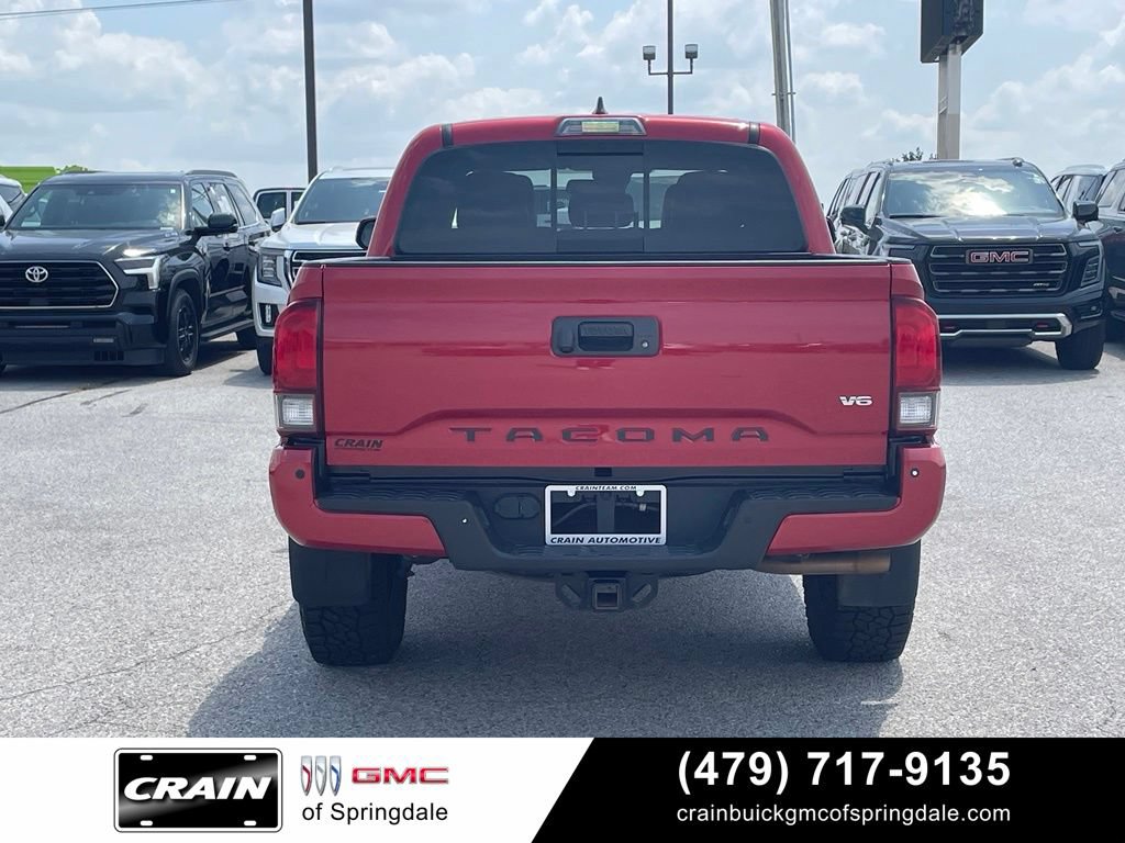 Used 2018 Toyota Tacoma TRD Sport w/ TRD Premium Sport Package AWD/4WD image 6