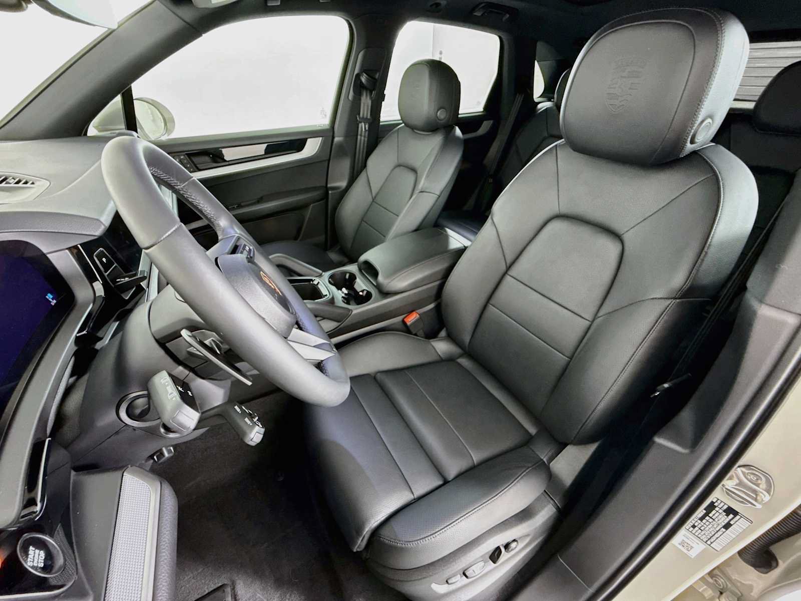 Certified 2025 Porsche Cayenne AWD/4WD image 5