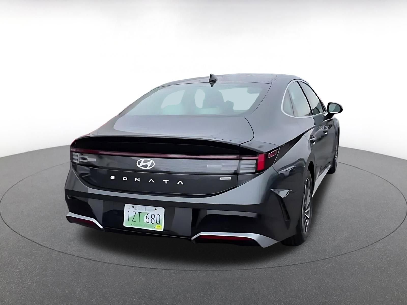 Used 2025 Hyundai Sonata SEL FWD image 14