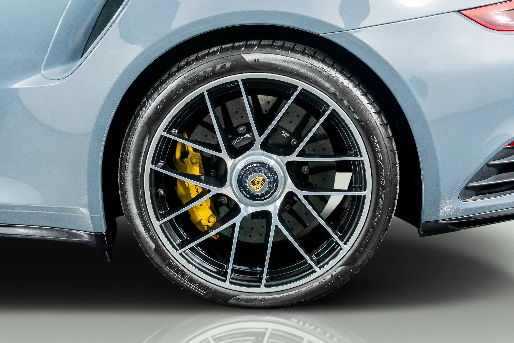 Used 2017 Porsche 911 Turbo S image 19