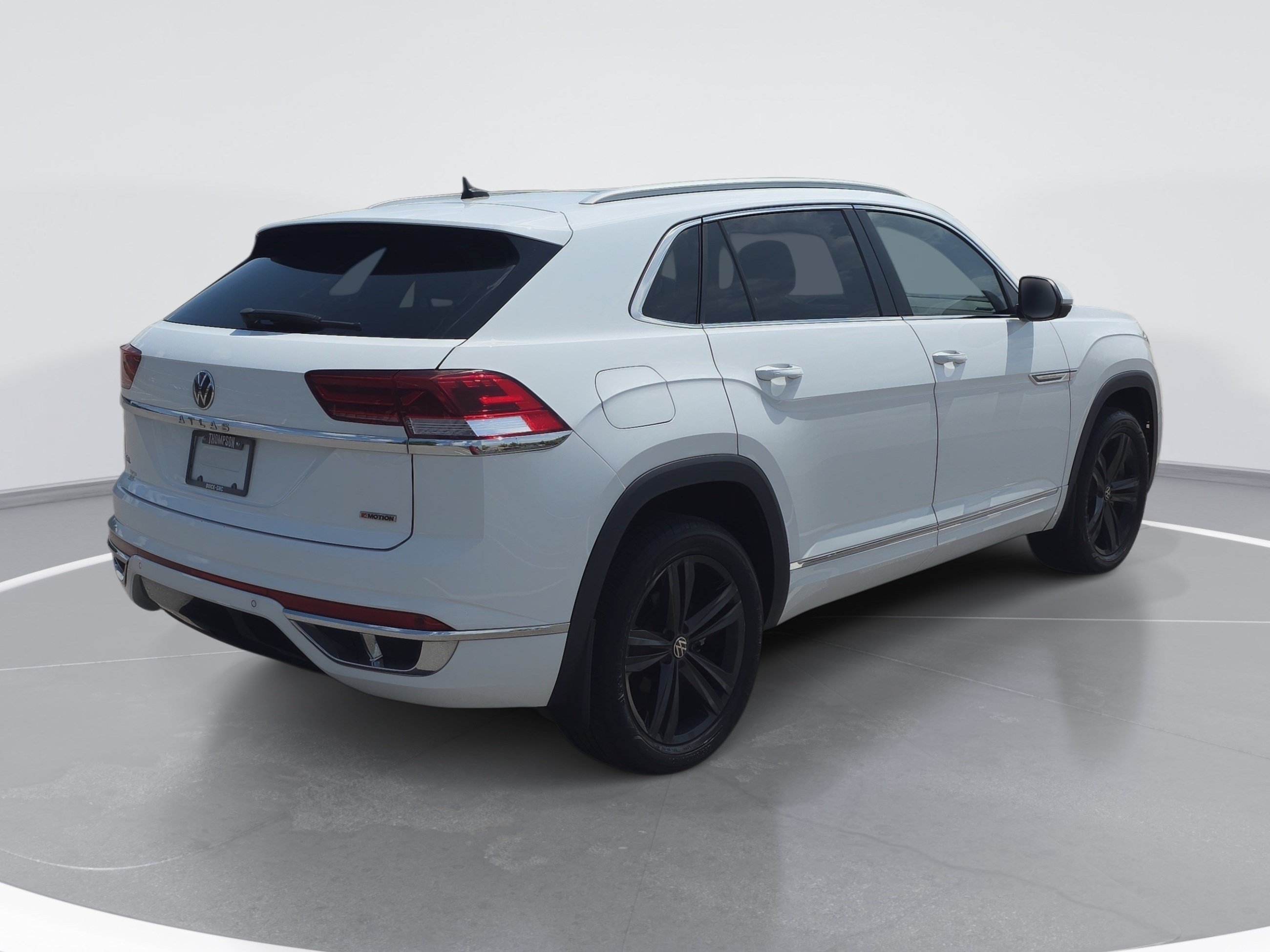 Used 2022 Volkswagen Atlas Cross Sport SEL R-Line AWD/4WD image 3