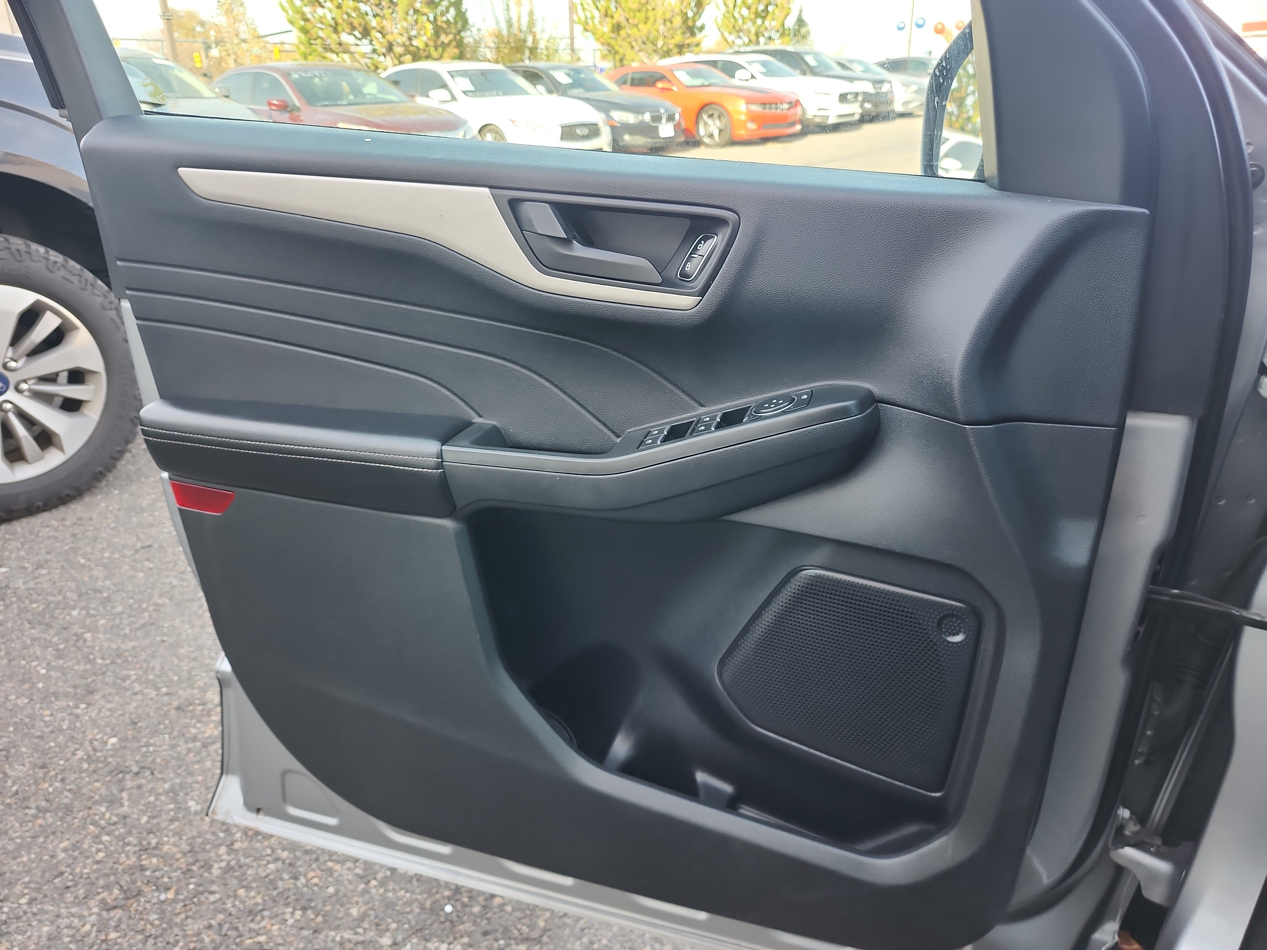 Used 2022 Ford Escape SE FWD image 17