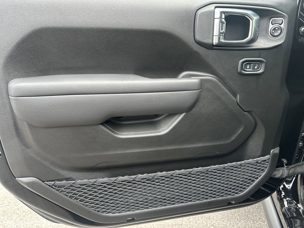 New 2025 Jeep Gladiator Mojave image 11