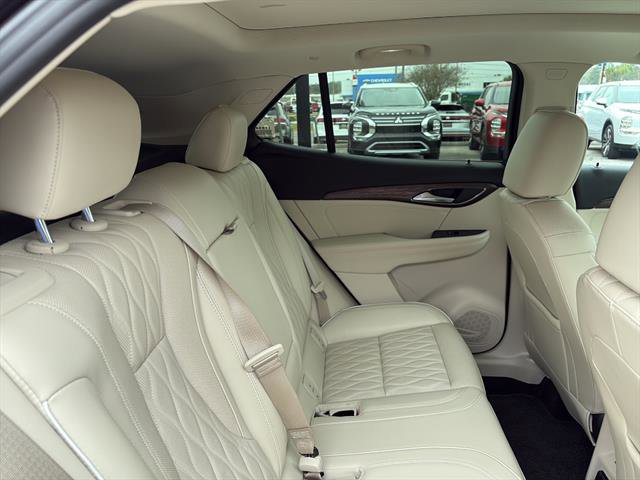 Used 2022 Buick Envision Avenir w/ Technology Package II image 10