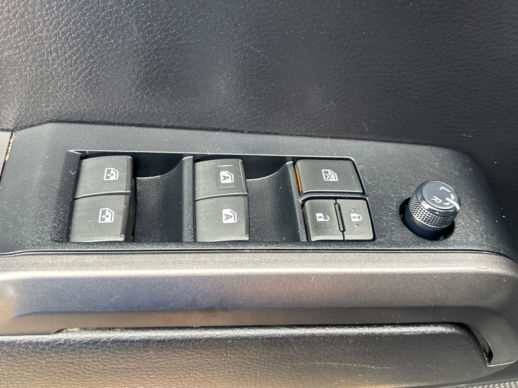 Used 2021 Toyota Tacoma TRD Off-Road image 10