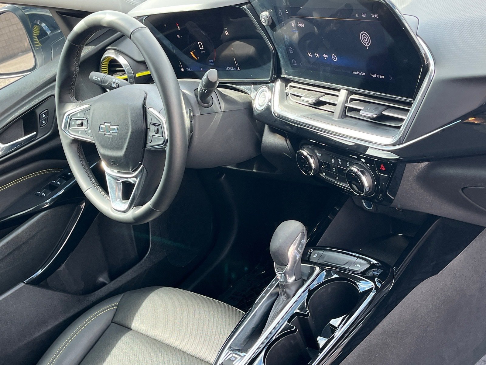 Used 2026 Chevrolet Trax ACTIV FWD image 9