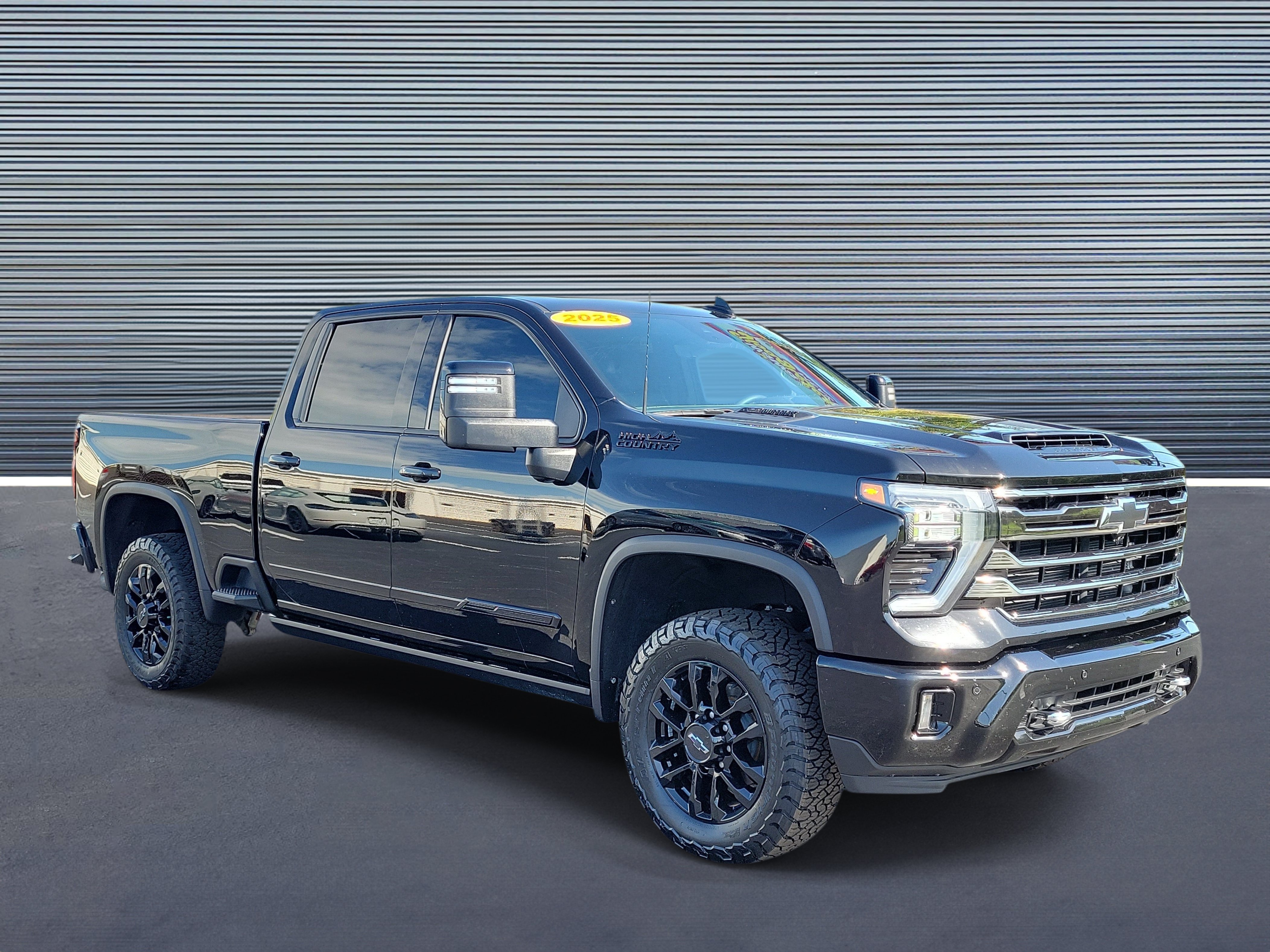 Used 2025 Chevrolet Silverado 2500 High Country w/ Midnight Edition AWD/4WD video 2