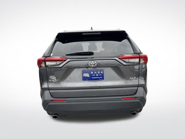 Used 2021 Toyota RAV4 XLE image 5