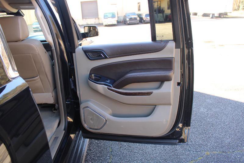 Used 2020 Chevrolet Suburban LT AWD/4WD image 18
