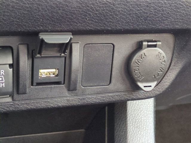 Used 2022 Toyota Tacoma SR5 w/ Technology Package image 21