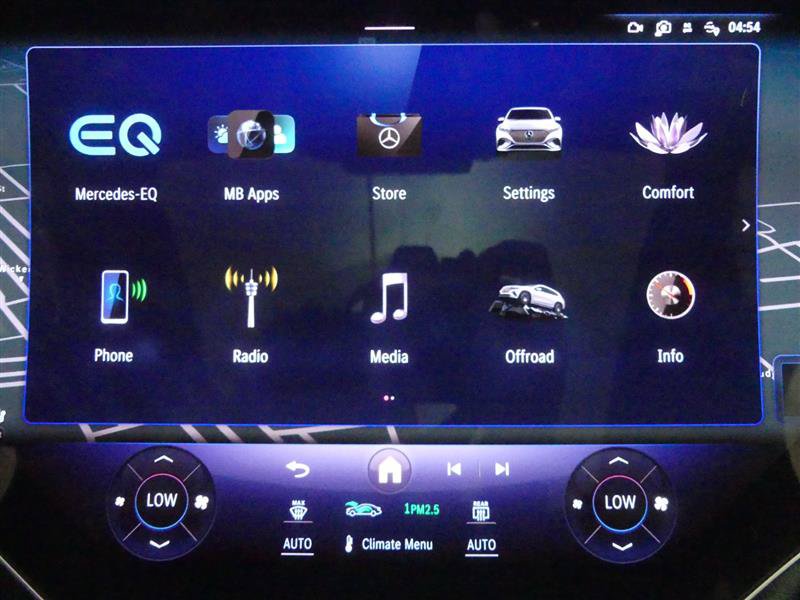 Used 2025 Mercedes-Benz EQS 580 4MATIC SUV w/ Exclusive Trim Package image 17
