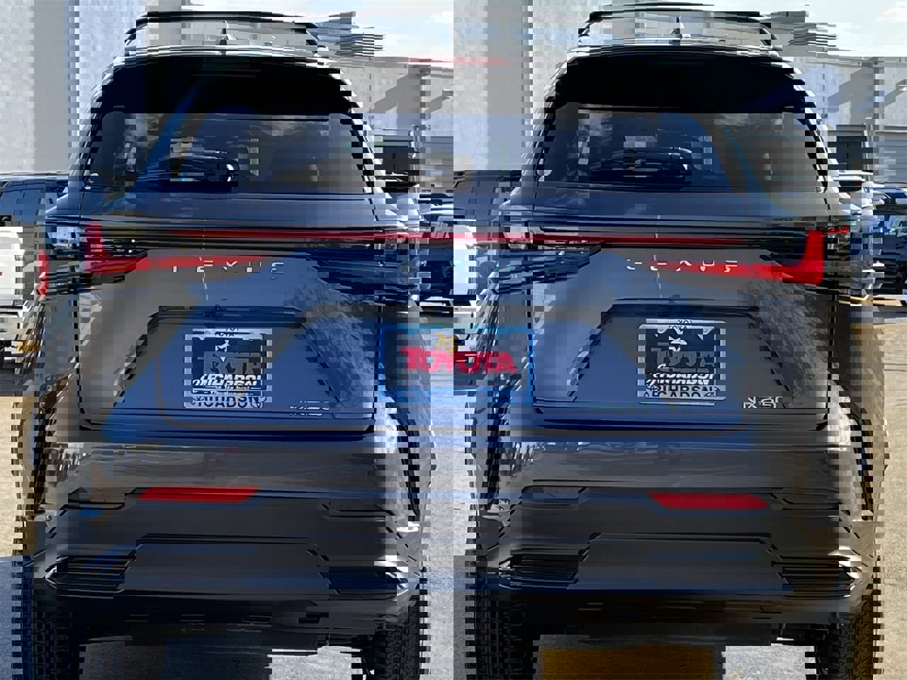 Used 2023 Lexus NX 250 FWD image 5